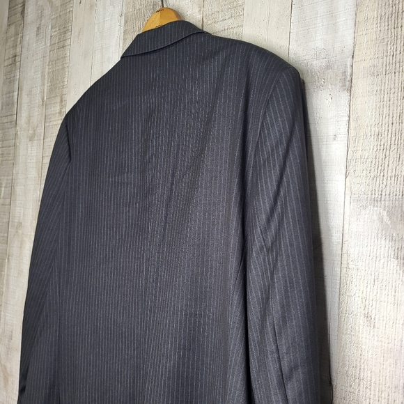 Marc Ecko Gray Pinstripe Blazer. 44L/38W. - Picture 12 of 16